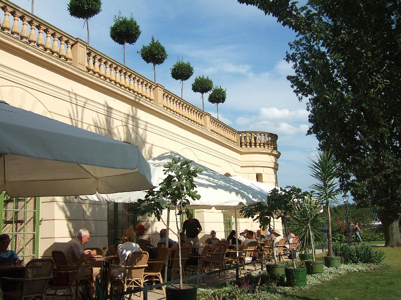 2009-08- (360).JPG - Cafe und Restaurant an der Außengalerie